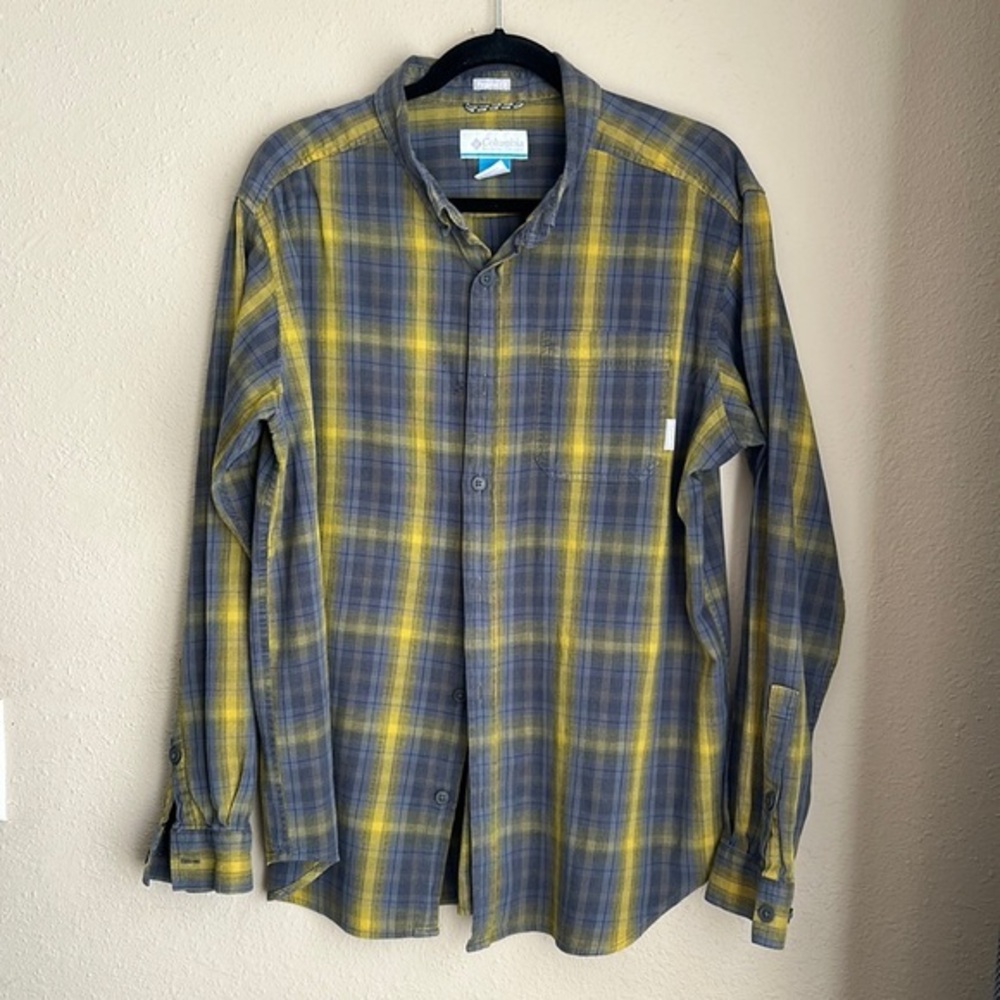 Columbia men’s button down long sleeve shirt.